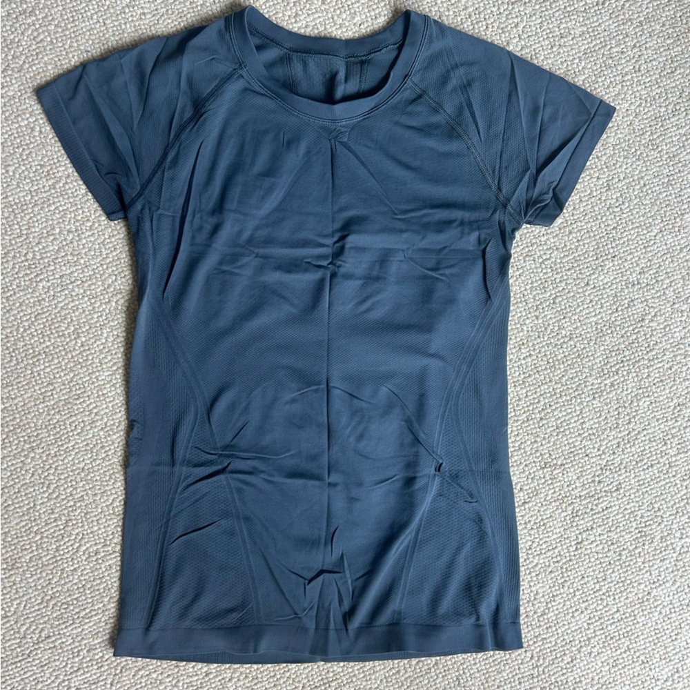 Athleta Momentum Tee